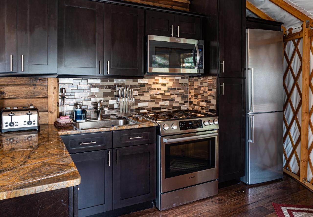 Staynantahala - Smoky Mountain Cabins And Luxury Yurts Aquone Buitenkant foto